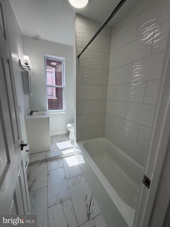 5503 W GIRARD AVENUE Unit: 3