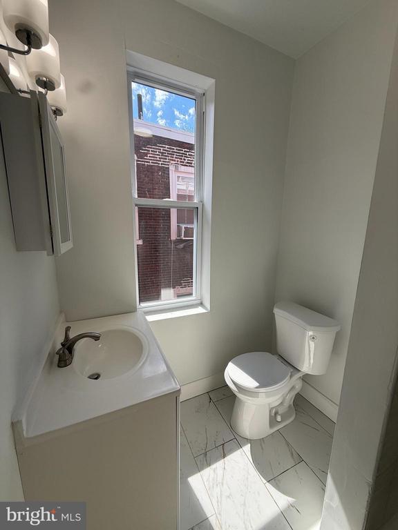 5503 W GIRARD AVENUE Unit: 3