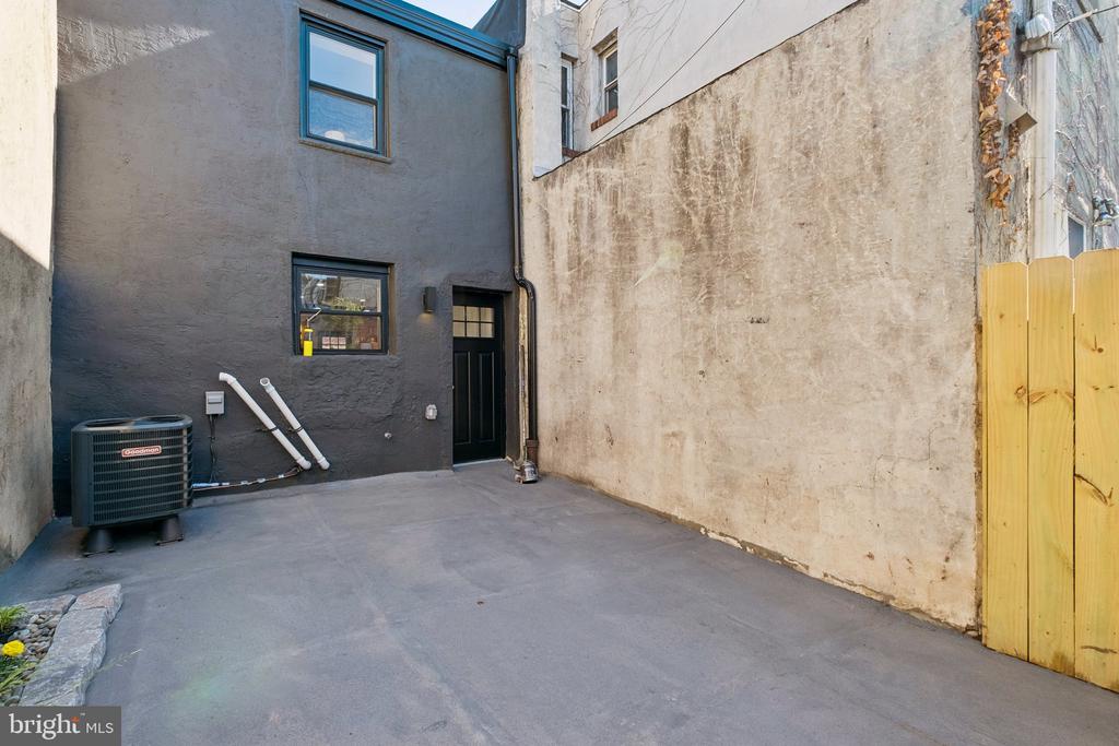924 CANTRELL STREET