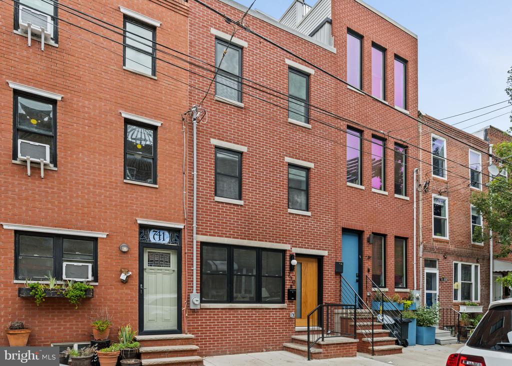 739 EARP STREET