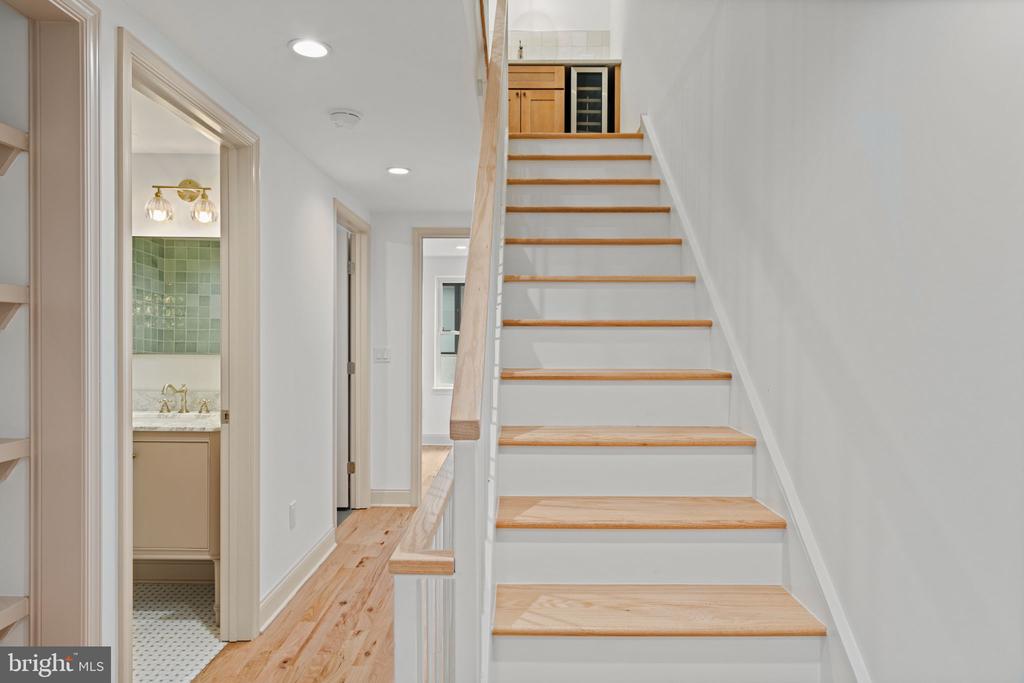 739 EARP STREET
