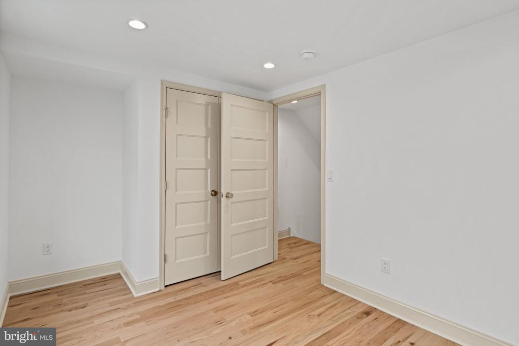 739 EARP STREET