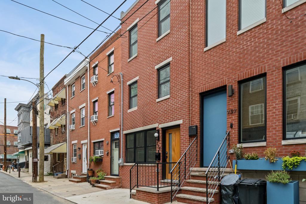 739 EARP STREET