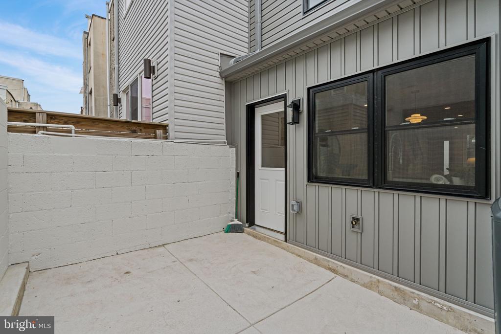739 EARP STREET