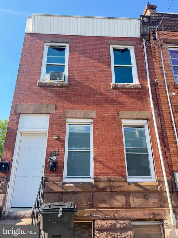 851 E ONTARIO STREET
