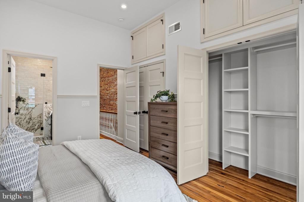 5131 CEDAR AVENUE