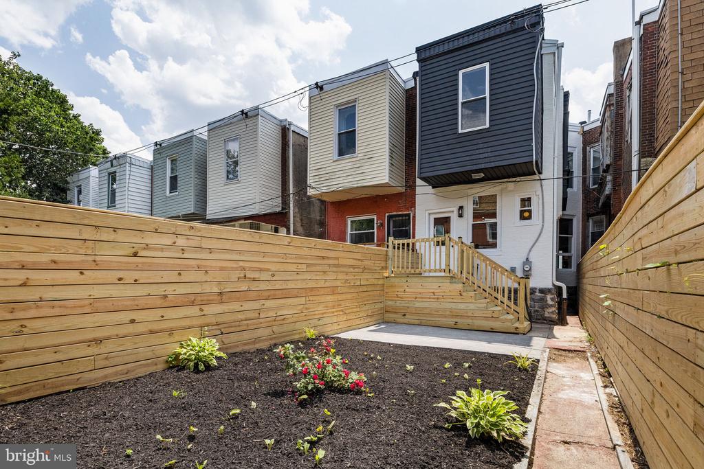 5131 CEDAR AVENUE