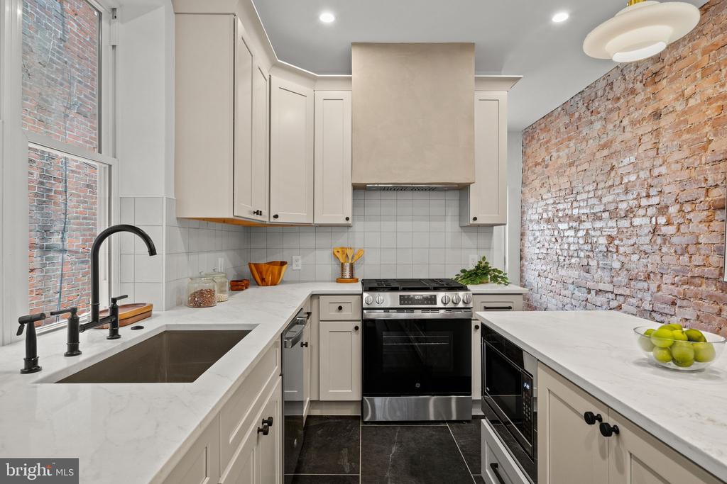 5131 CEDAR AVENUE
