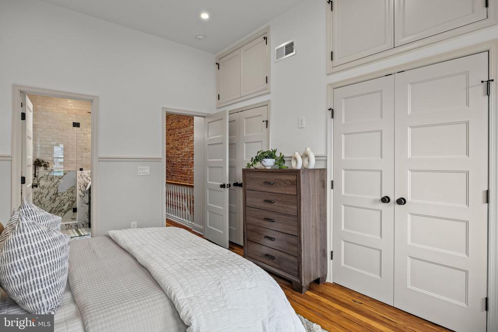 5131 CEDAR AVENUE