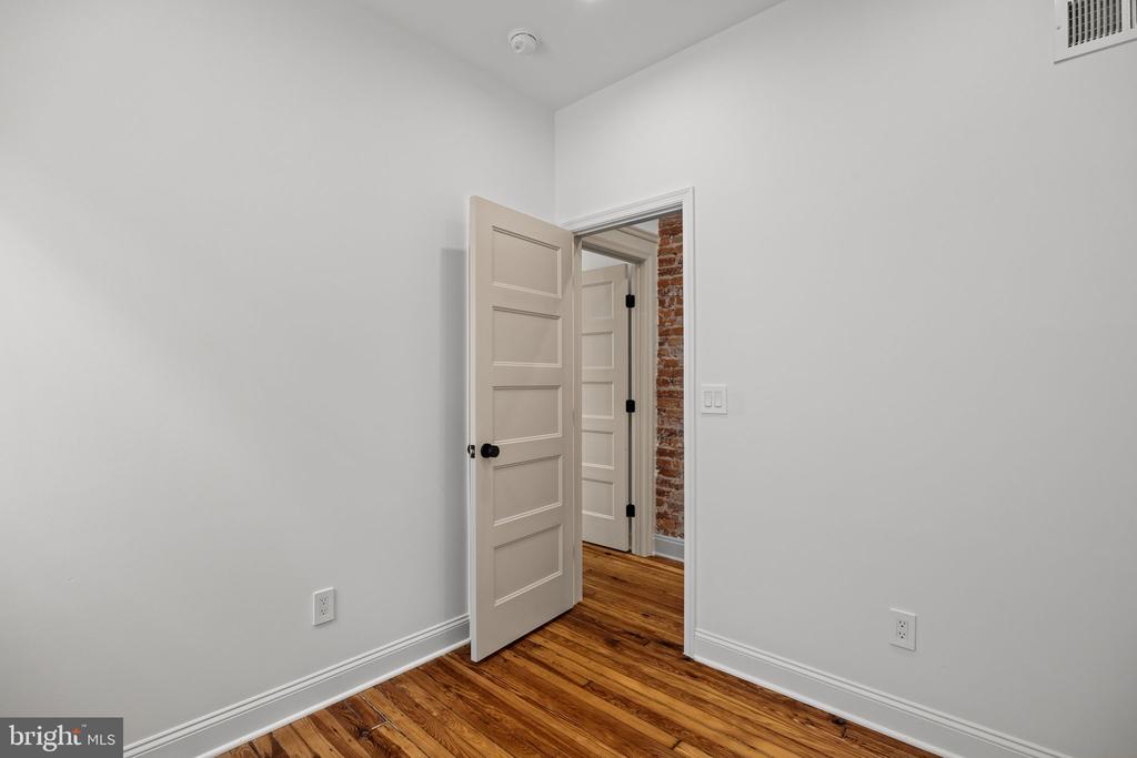 5131 CEDAR AVENUE