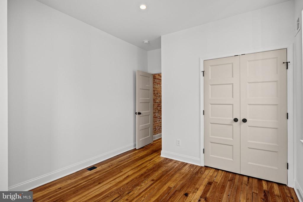 5131 CEDAR AVENUE
