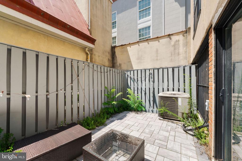 830 LOMBARD STREET Unit: A