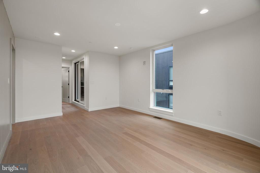 966 N 6TH STREET