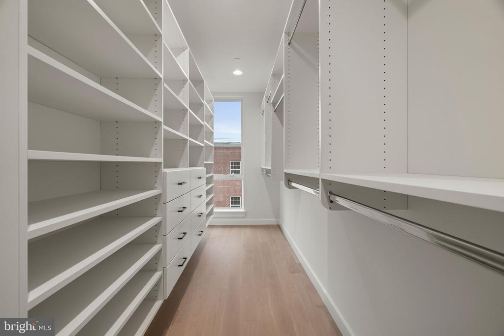 966 N 6TH STREET