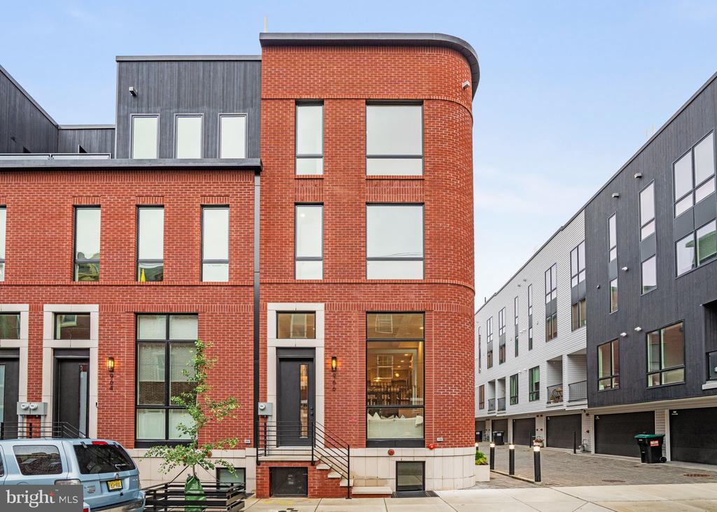 966 N 6TH STREET