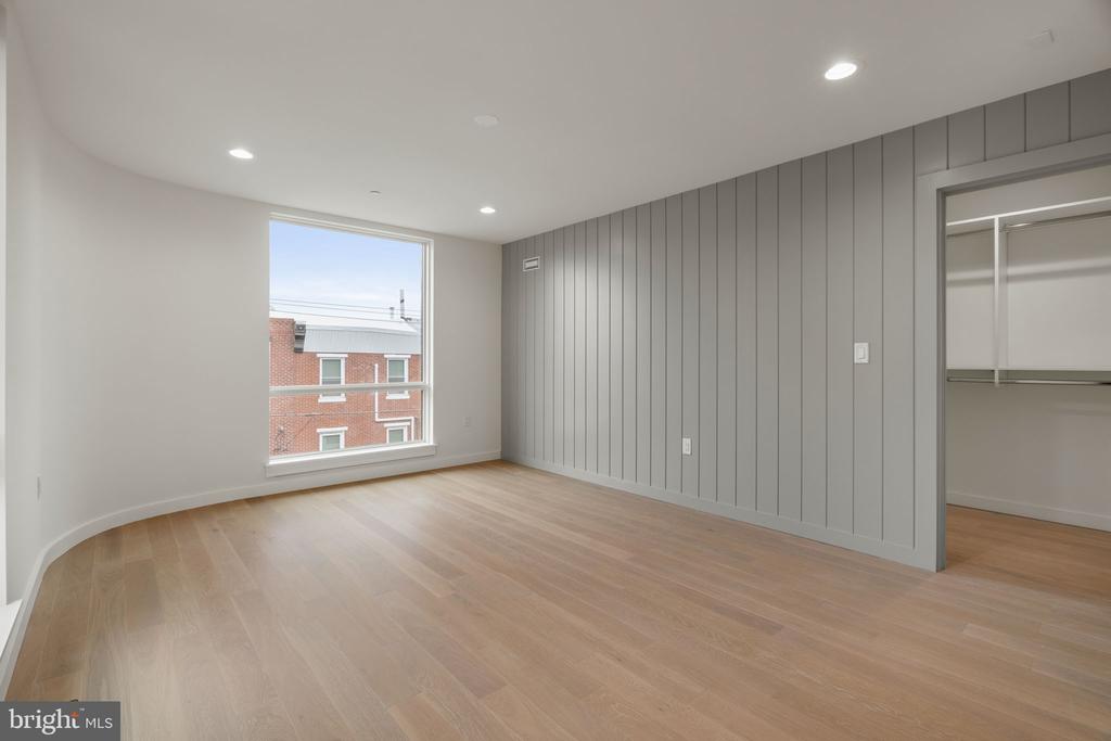 966 N 6TH STREET