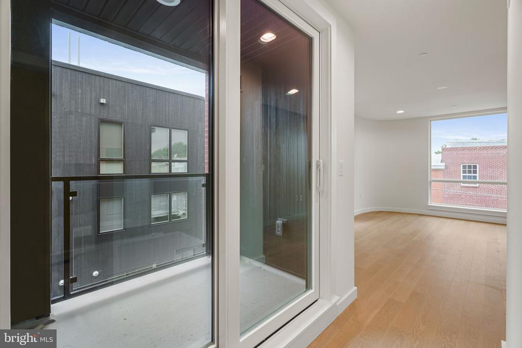 966 N 6TH STREET