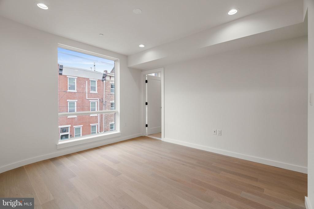 966 N 6TH STREET