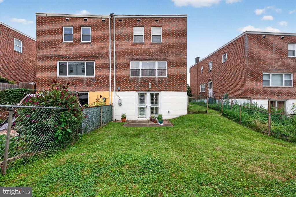 662 LAWLER STREET