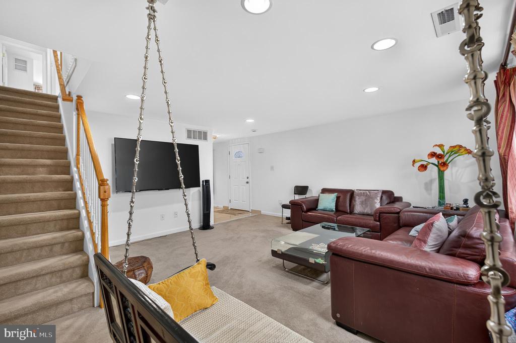 662 LAWLER STREET