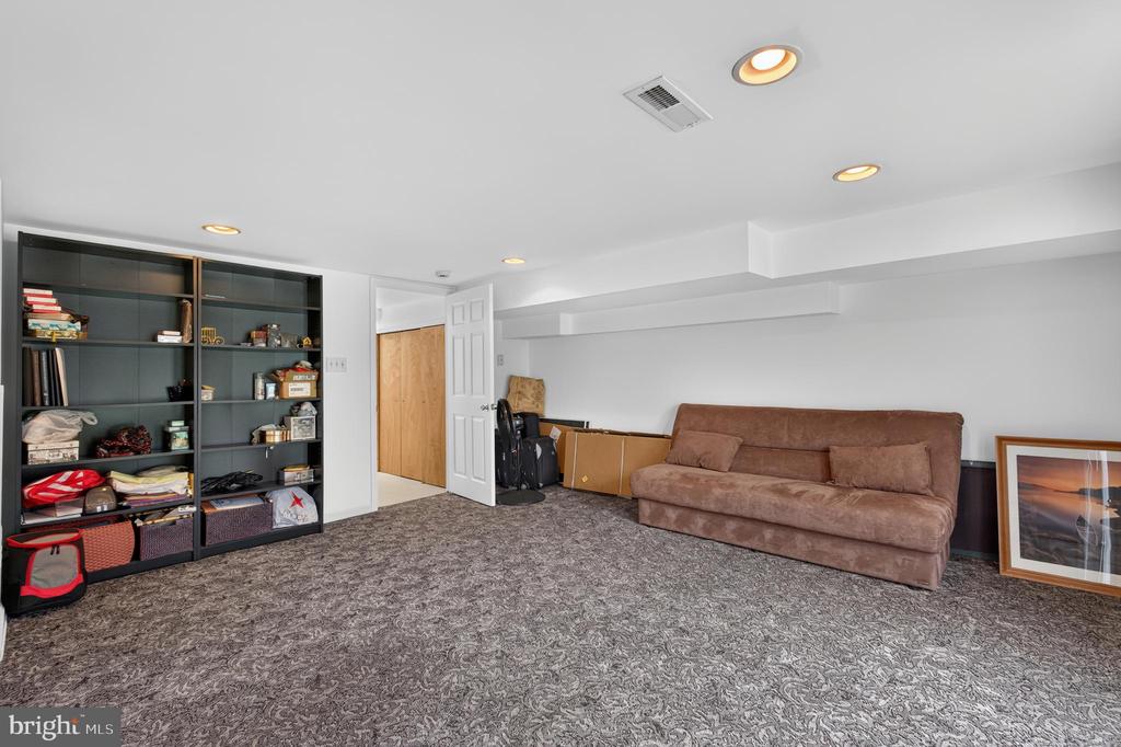 662 LAWLER STREET