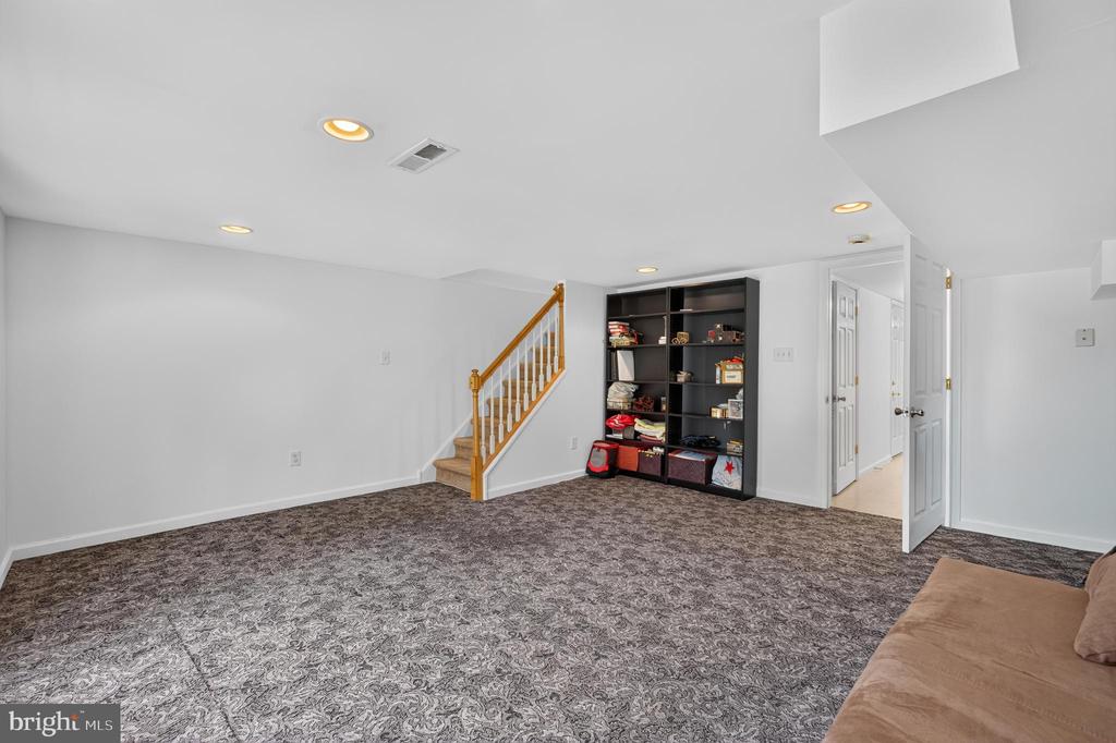 662 LAWLER STREET
