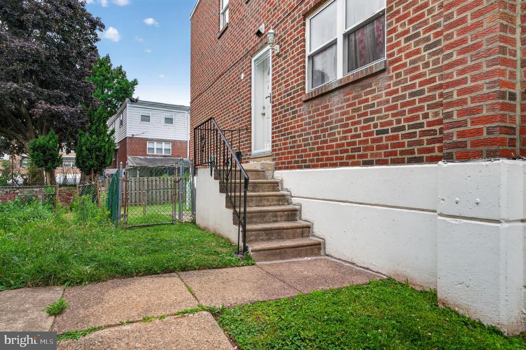 662 LAWLER STREET