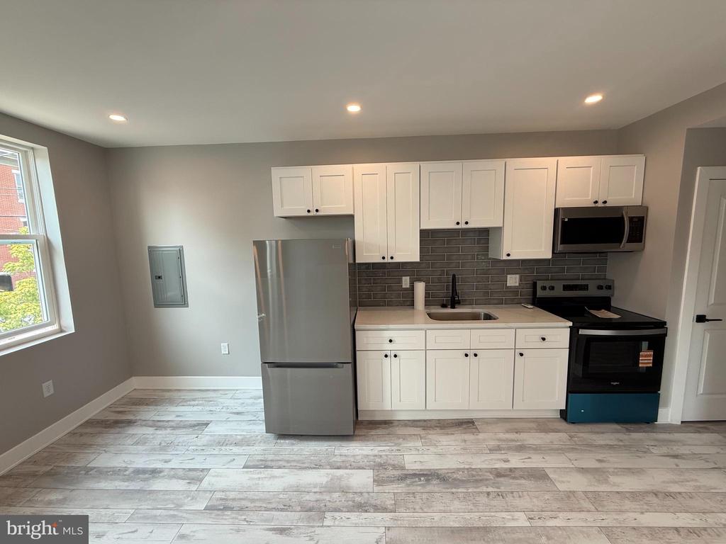 2623 POPLAR STREET Unit: 2