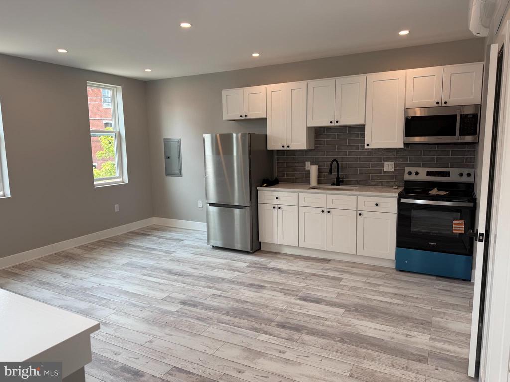 2623 POPLAR STREET Unit: 2