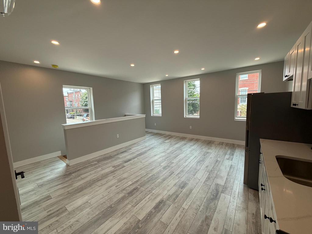 2623 POPLAR STREET Unit: 2