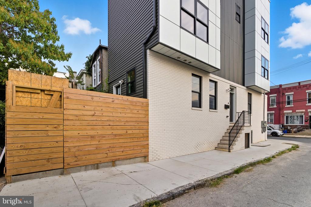 2713 W MONTGOMERY AVENUE Unit: A