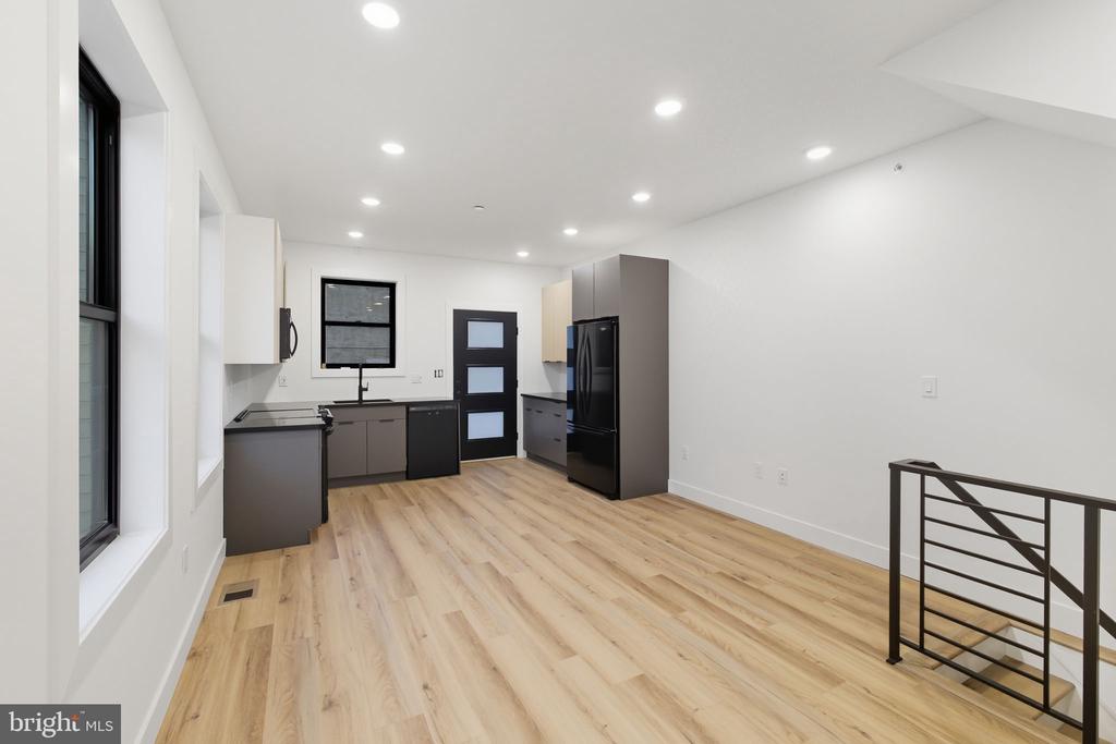 2713 W MONTGOMERY AVENUE Unit: A