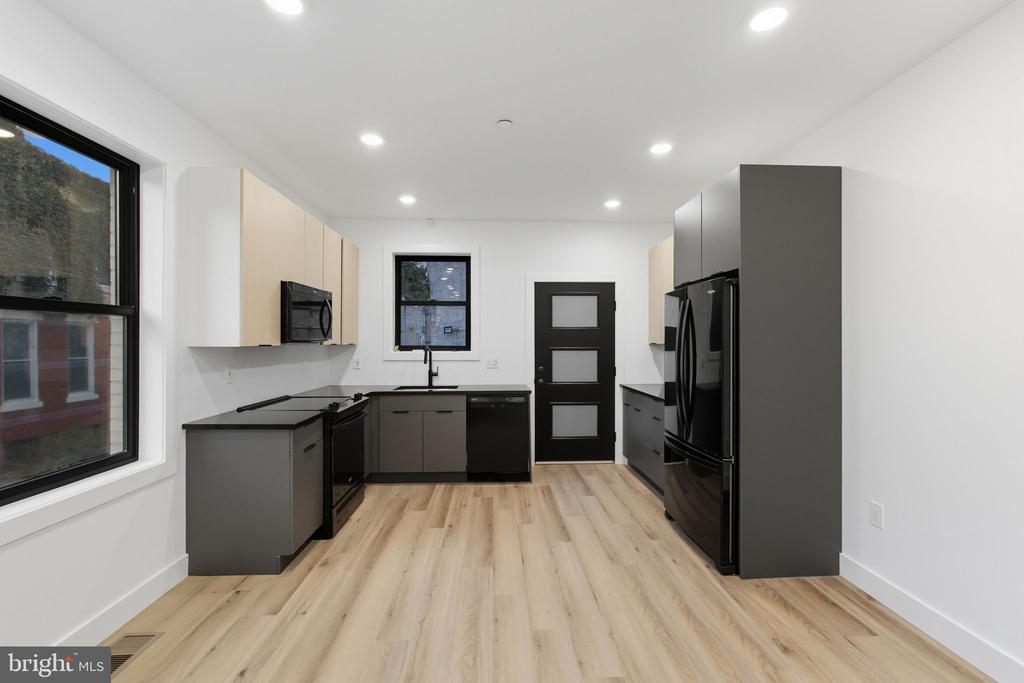 2713 W MONTGOMERY AVENUE Unit: A