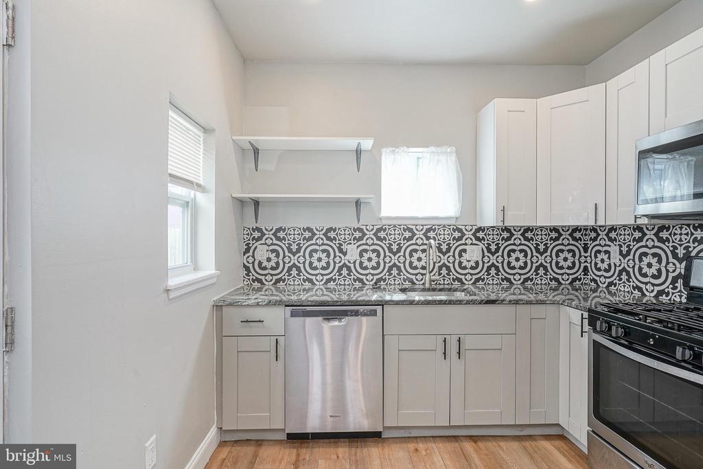 3037 TULIP STREET