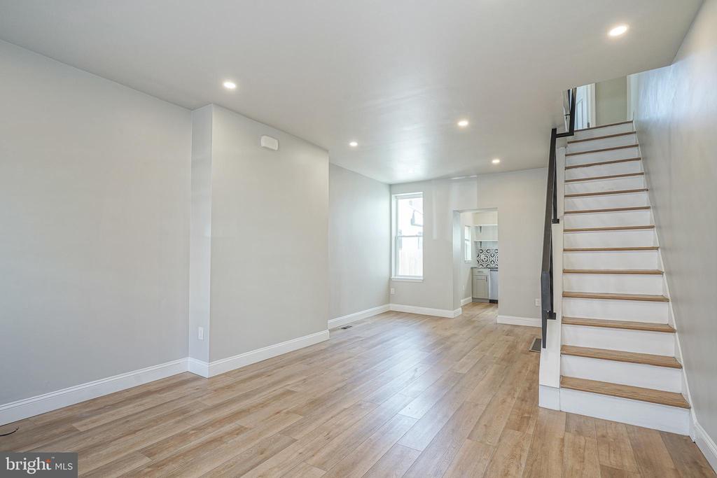 3037 TULIP STREET
