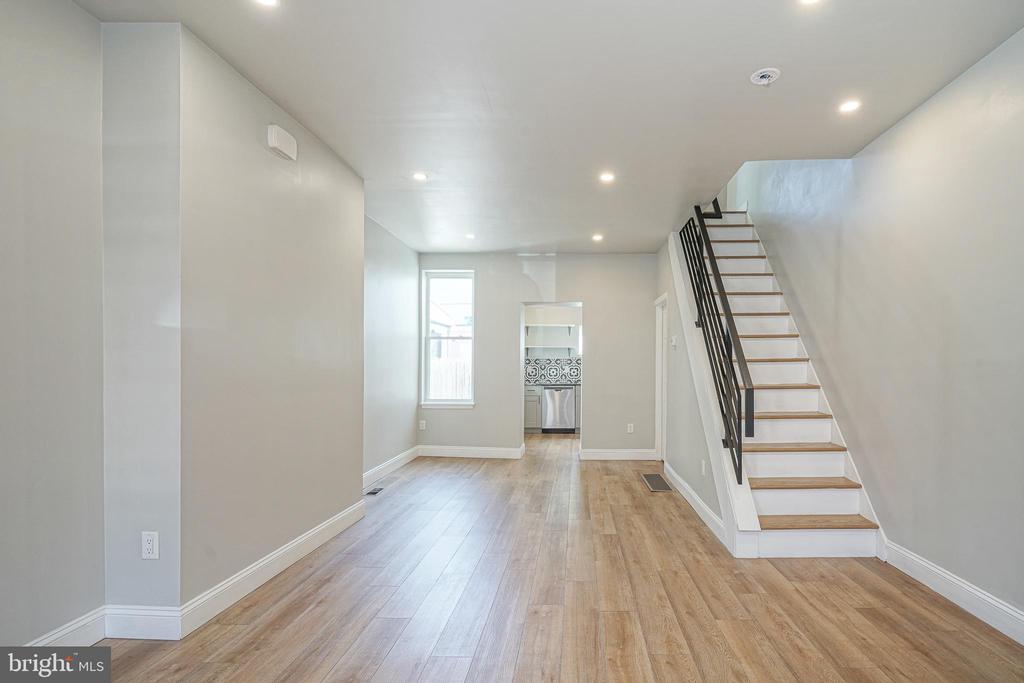 3037 TULIP STREET