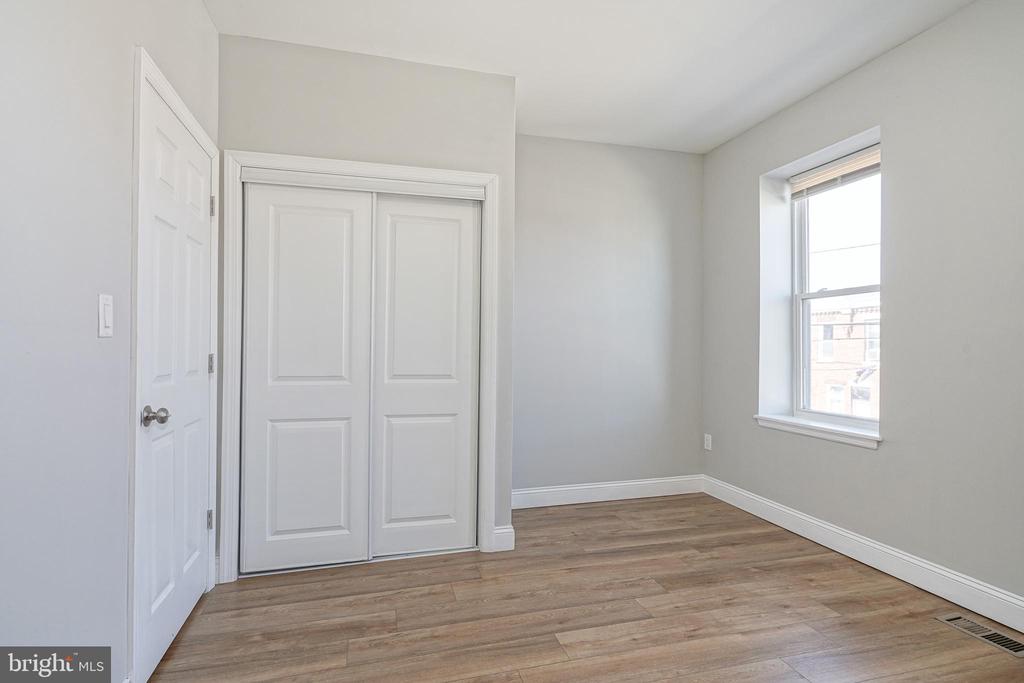 3037 TULIP STREET