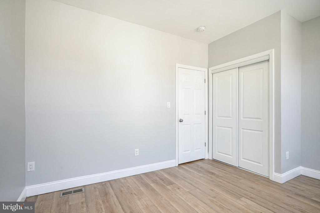 3037 TULIP STREET
