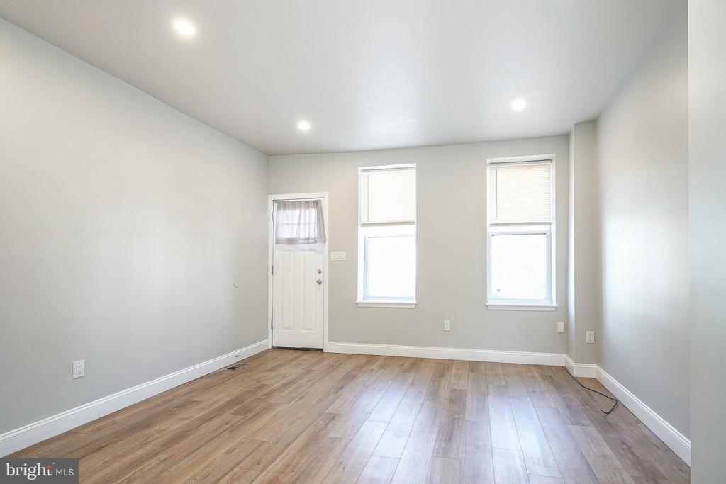 3037 TULIP STREET