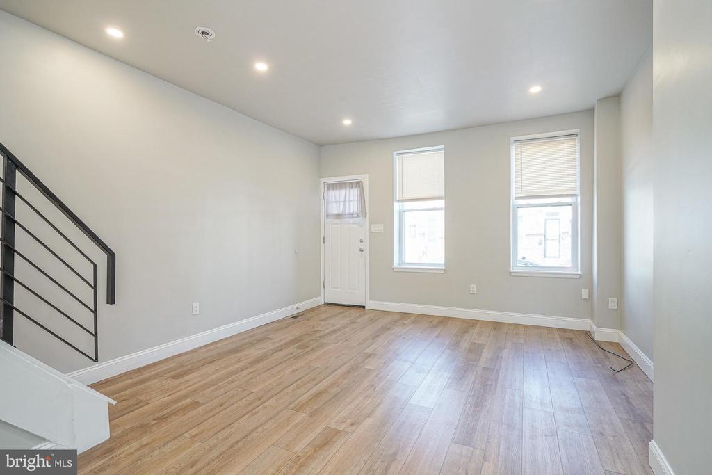 3037 TULIP STREET