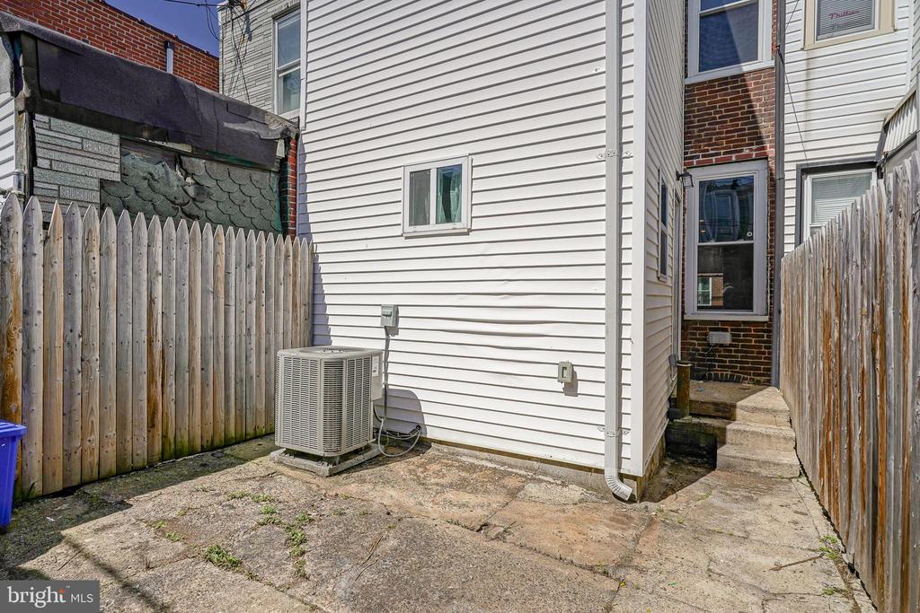 3037 TULIP STREET