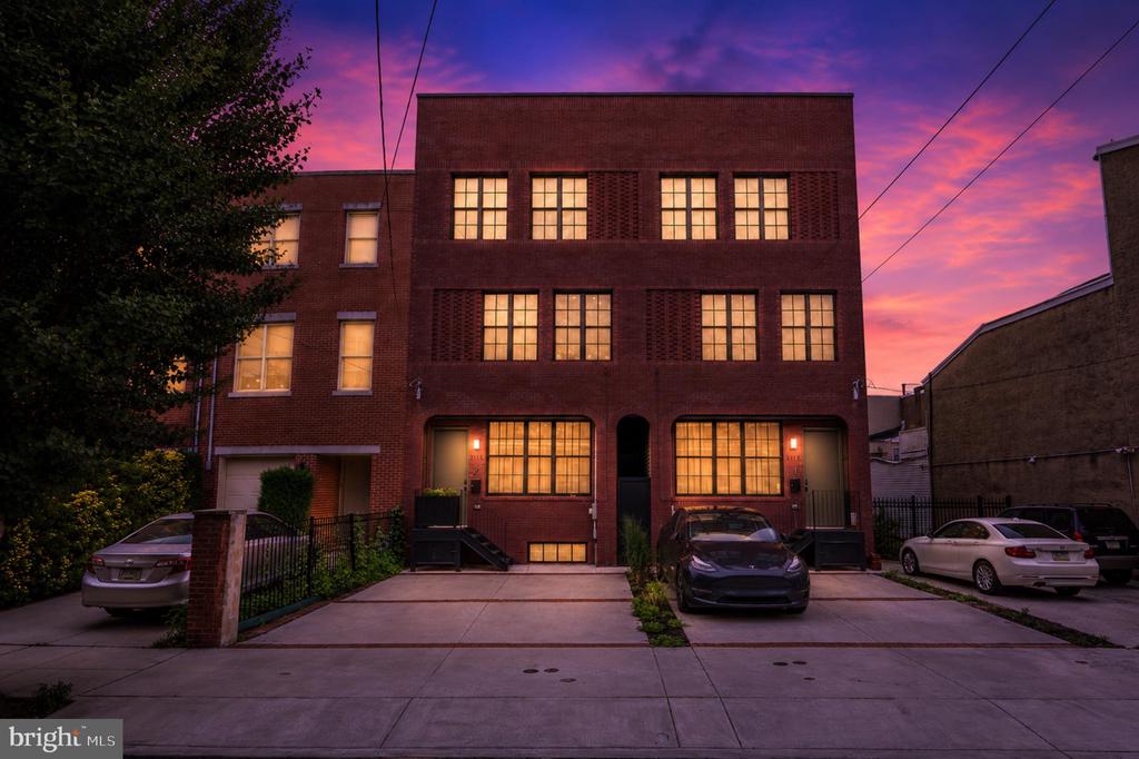 1115 E PALMER STREET