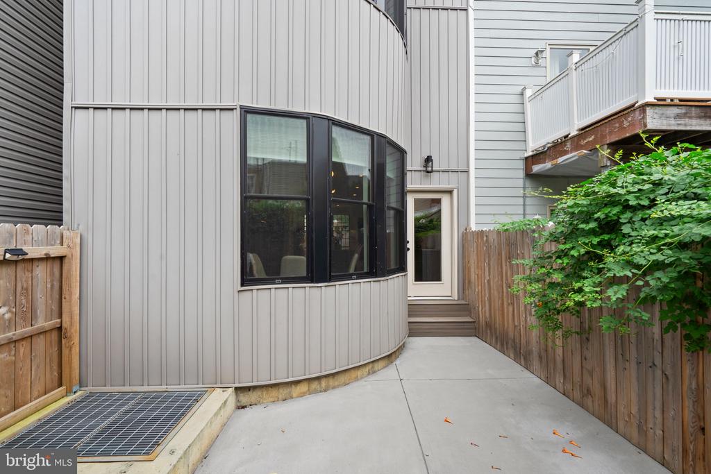 1115 E PALMER STREET