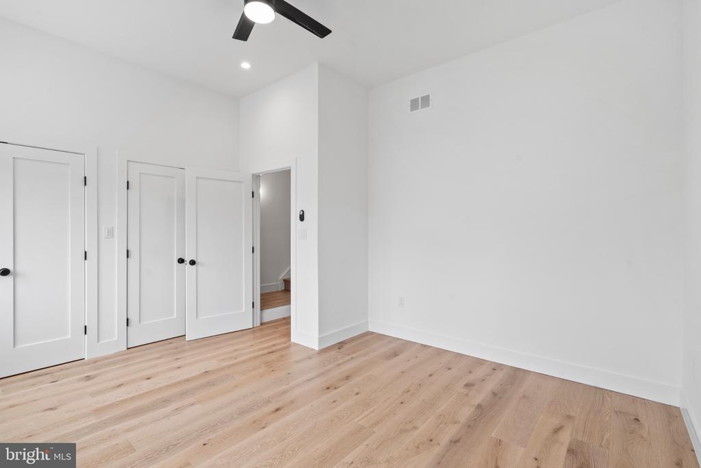 1115 E PALMER STREET