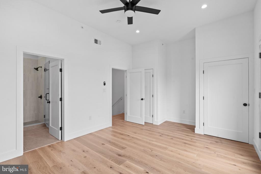 1115 E PALMER STREET