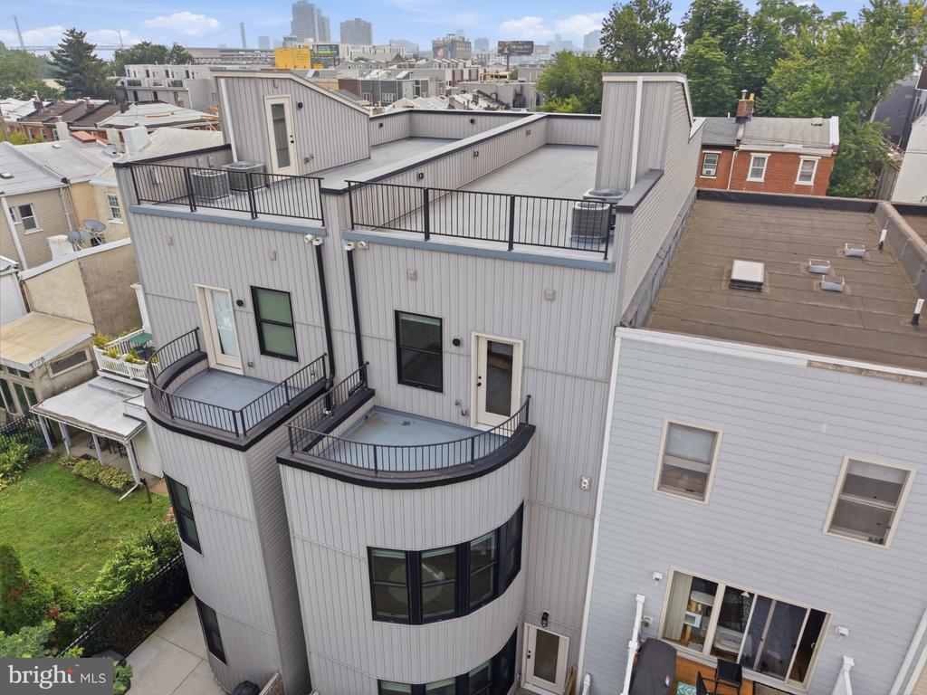 1115 E PALMER STREET