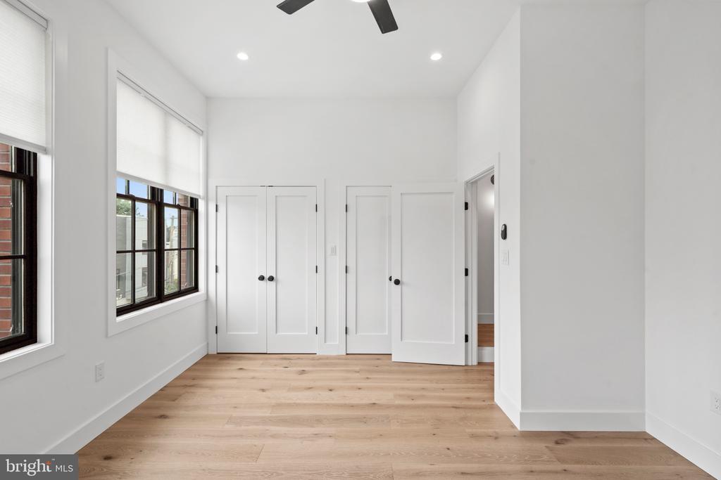 1115 E PALMER STREET