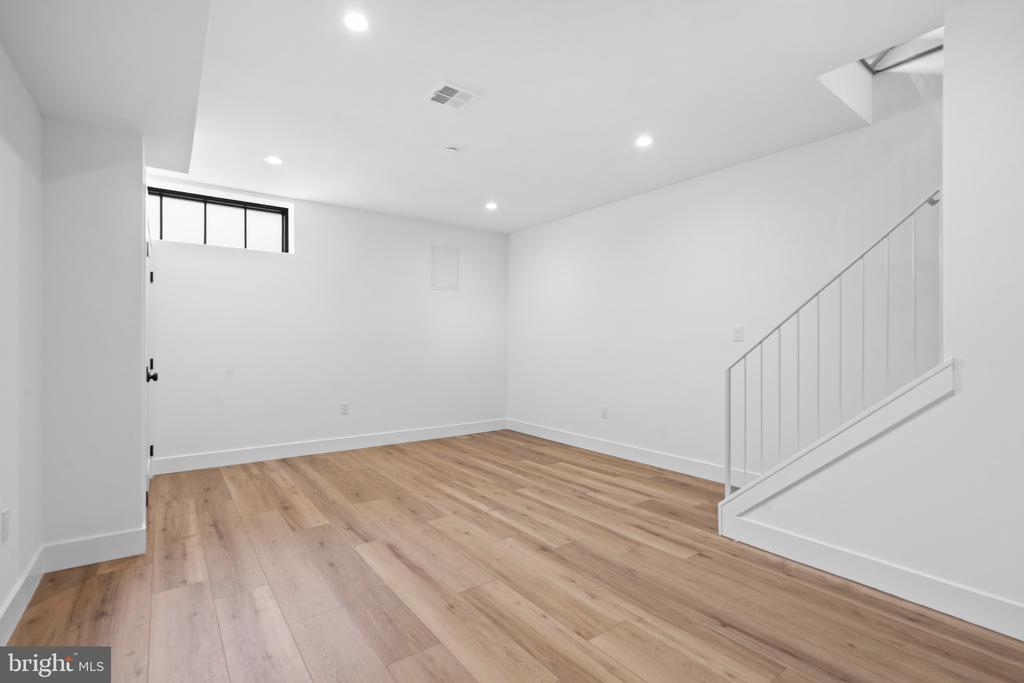 1115 E PALMER STREET
