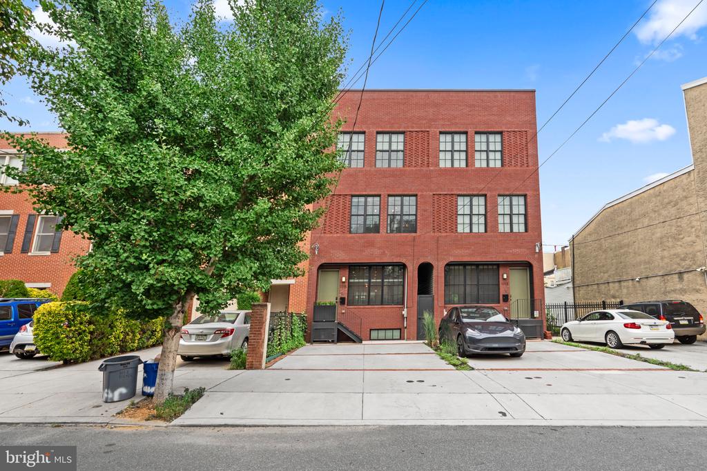 1115 E PALMER STREET