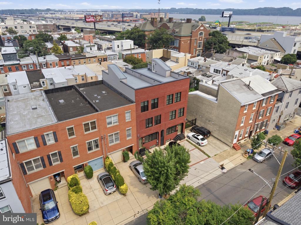 1115 E PALMER STREET